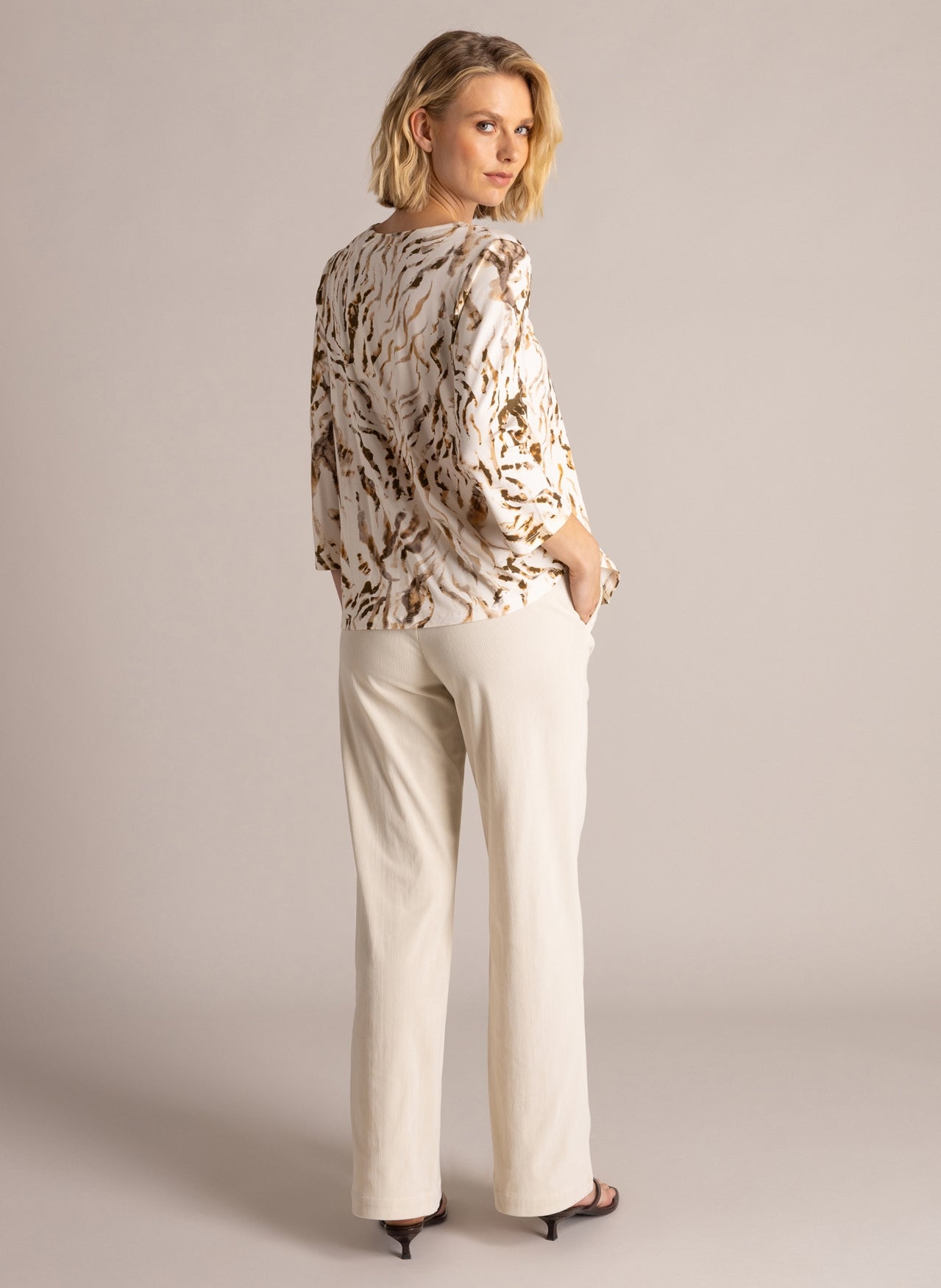 Yest | Sorina Printed V-Neck Top | Beige