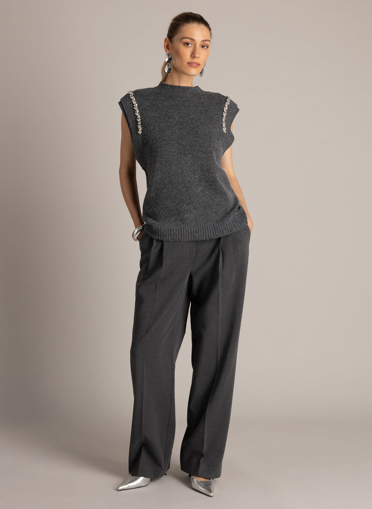 Yest | Ula Top | Dark Grey