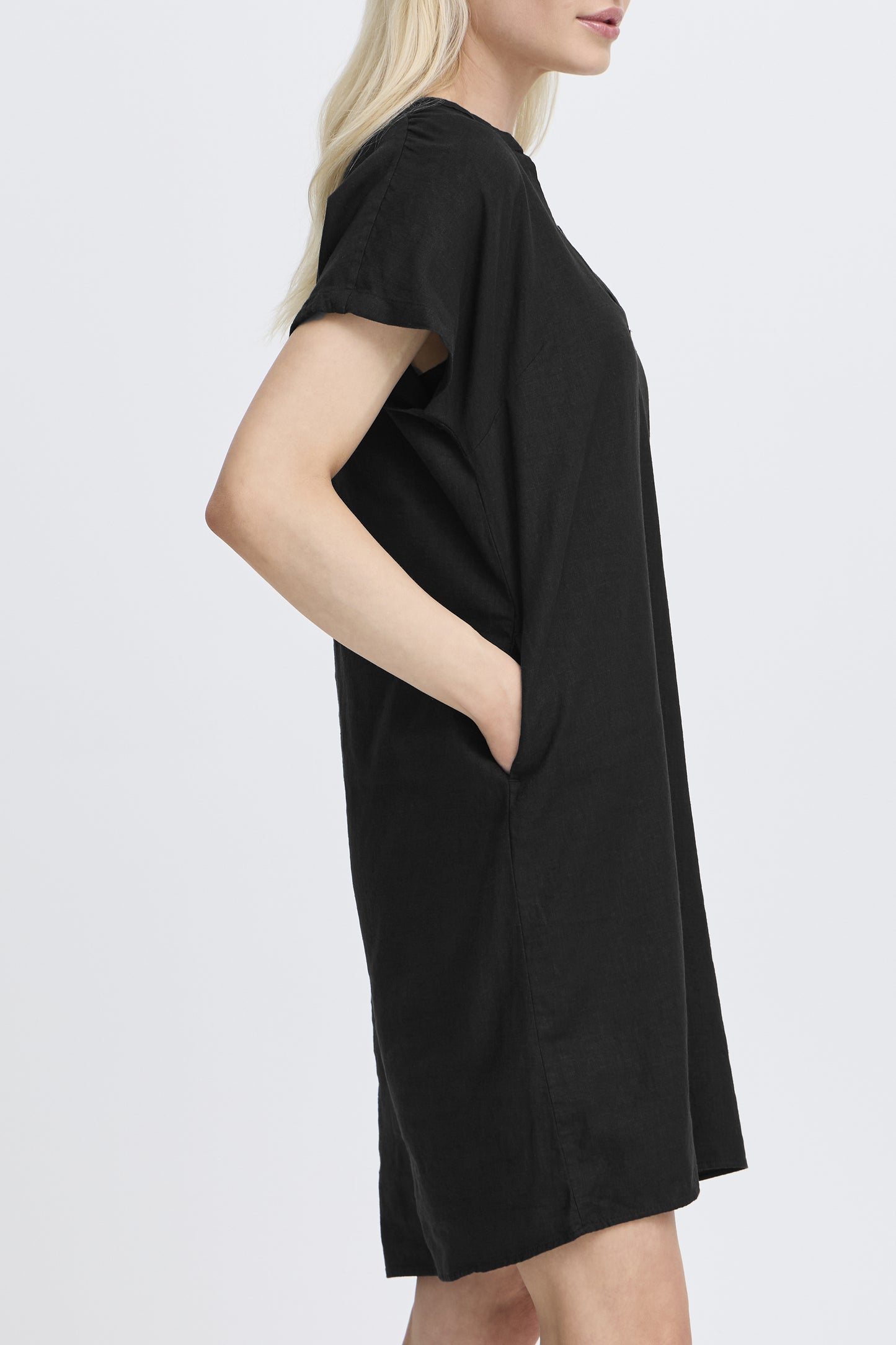 B.young | BYFALAKKA V-Neck Dress | Black