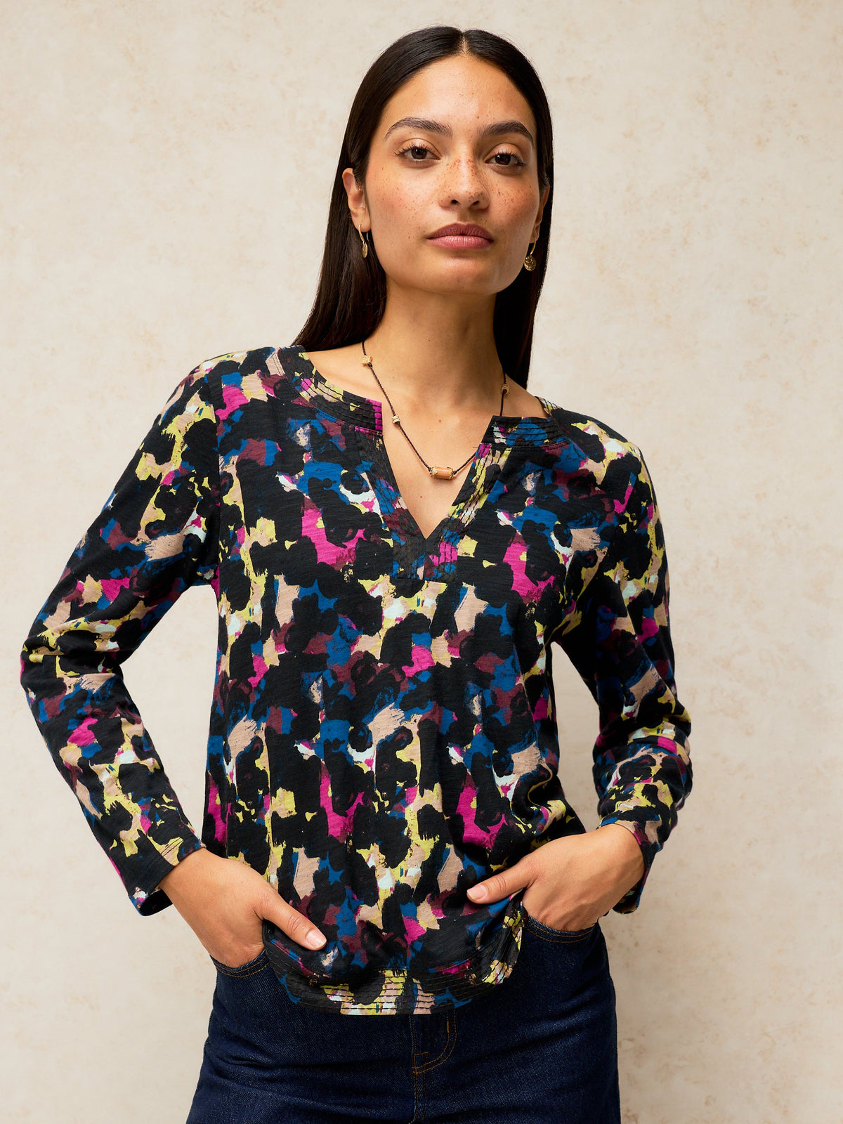 White Stuff | Weaver Notch Top | Navy