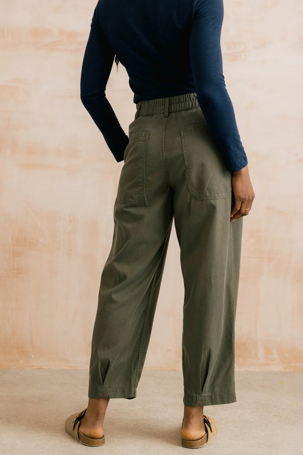 Lily & Me | Shrin Relaxed Barrel Leg Trousers | Olive