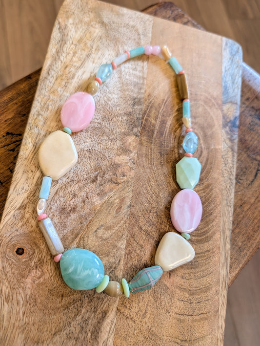 The Token Hunter | Necklace | Pink