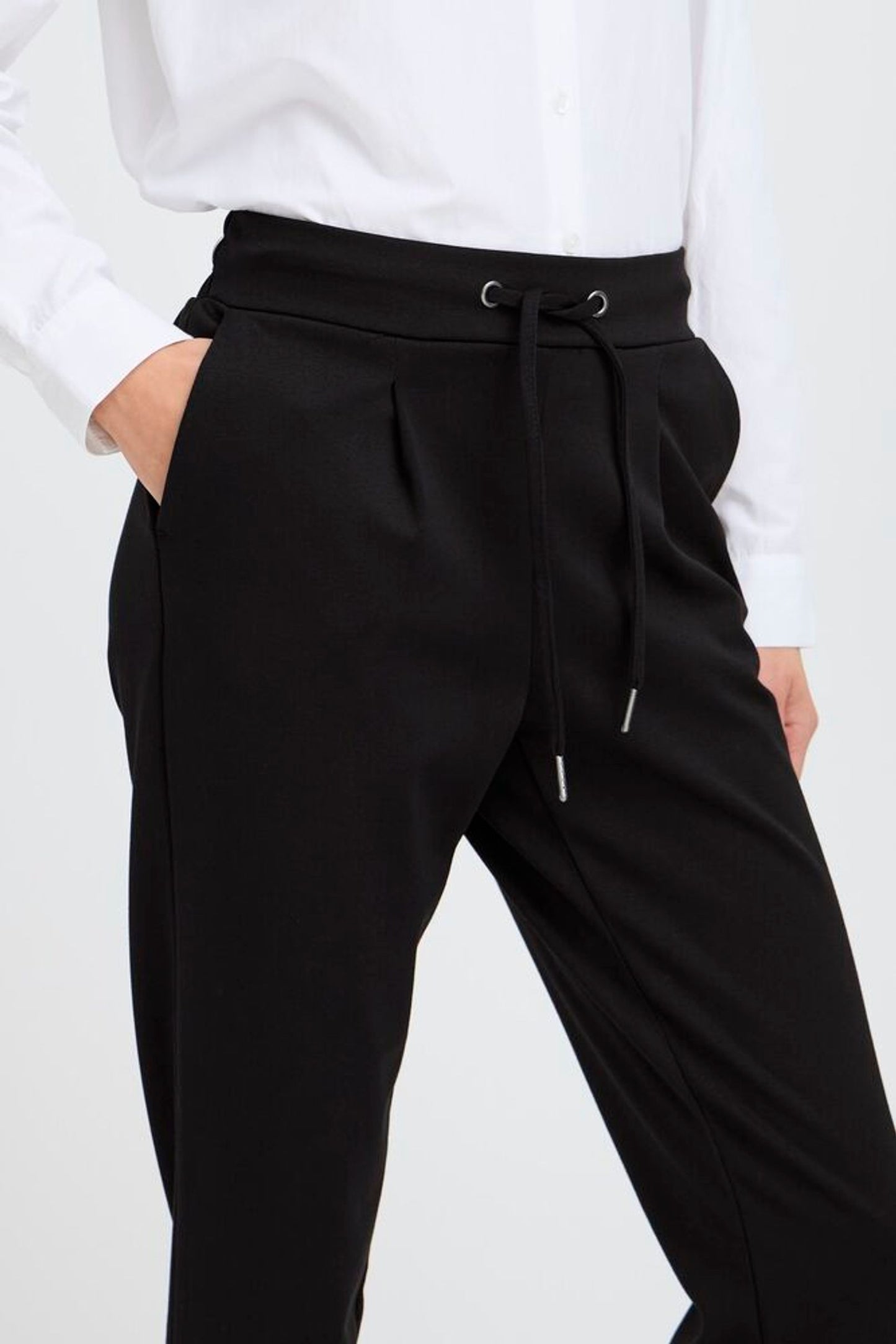 B.young | Rizetta Crop Pant | Black - Blossom Boutique Online  